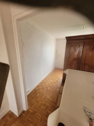 Rénovation d'un appartement à Lorient avec papier patent et peinture en blanc , Lorient, B A S Peinture