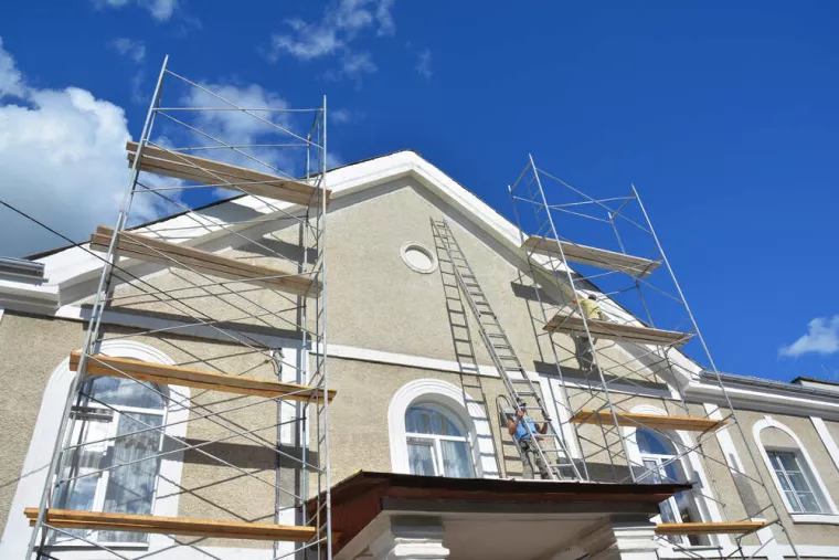 Faire réparer des fissures sur une façade d'immeuble, Lorient, B A S Peinture