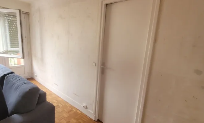 Rénovation d'un appartement à Lorient avec papier patent et peinture en blanc , Lorient, B A S Peinture