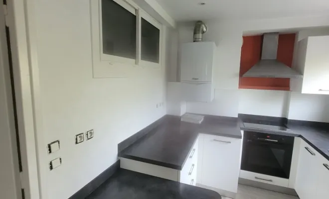 Rénovation d'un appartement à Lorient avec papier patent et peinture en blanc , Lorient, B A S Peinture