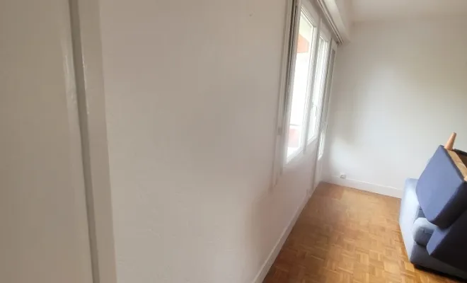 Rénovation d'un appartement à Lorient avec papier patent et peinture en blanc , Lorient, B A S Peinture